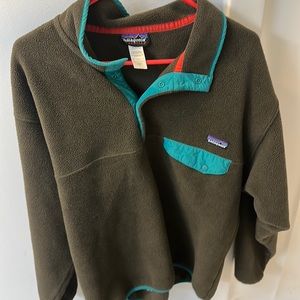 Brown Patagonia pullover